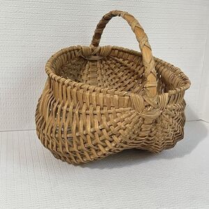 Vintage Buttocks Gathering Basket Hand Woven Natural Wicker Country Grannycore